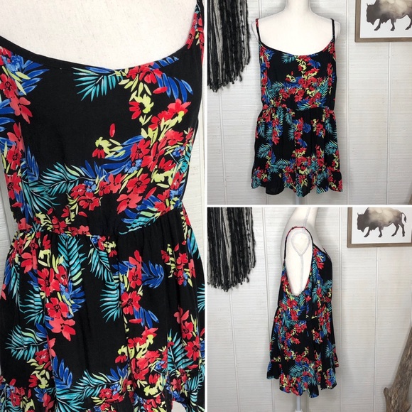 Torrid tropical print spaghetti strap tank top - Picture 3 of 8